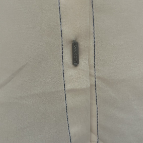 VOLCOM Semi-Sheer Blouse / NWOT - Picture 4 of 9